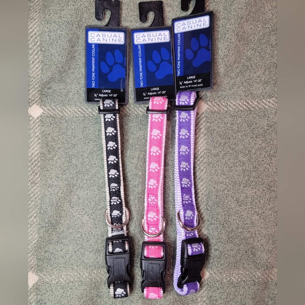 Casual Canine pawprint dog collar